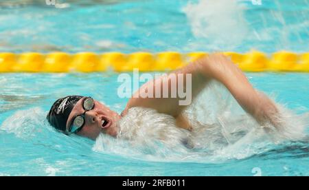 La britannica Faye Rogers in azione durante la prima manche del 400m S10 Freestyle femminile, il terzo giorno dei Campionati mondiali di nuoto Para 2023 al Manchester Aquatics Centre di Manchester. Data foto: Mercoledì 2 agosto 2023. Foto Stock