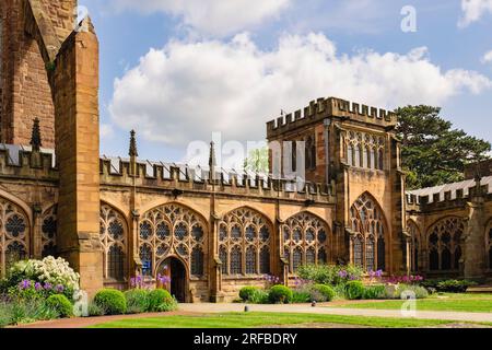 I chiostri della cattedrale e i giardini di Hereford, Herefordshire, Inghilterra, Regno Unito, Gran Bretagna Foto Stock