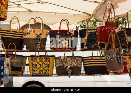 Street Market Stall, Marseillan, Herault, Occitanie, Francia Foto Stock