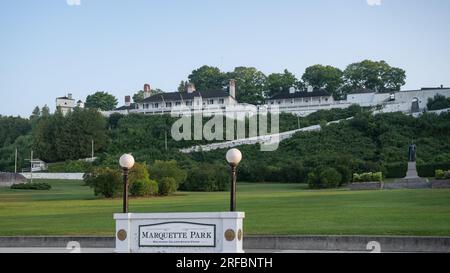 Fort Mackinac, da Marquette Park, sul Mackinac Island State Park, Michigan. Foto Stock