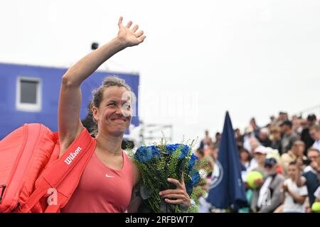 Praga, Repubblica Ceca. 2 agosto 2023. Barbora Strycova della Repubblica Ceca dice addio alla sua carriera durante il torneo di tennis WTA Prague Open 2023 il 2 agosto 2023 a Praga, Repubblica Ceca. Crediti: Michal Kamaryt/CTK Photo/Alamy Live News Foto Stock