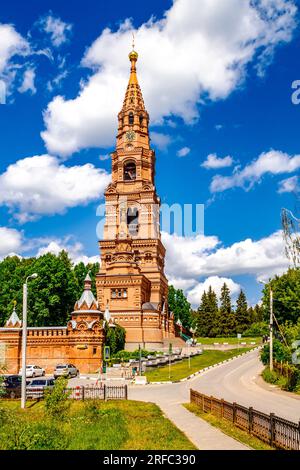 Sergiev Posad, regione di Mosca, Russia - 3 luglio 2023: Campanile a Chernigov Skete della Trinità-Sergius Lavra. Foto Stock
