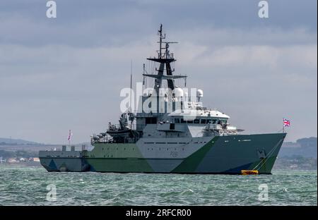 hms tyne, nave da pattuglia della marina reale che funge da nave di guardia nel solent alla settimana di cowes. Foto Stock