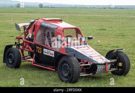 Targu-Jiu, Gorj, Romania - 29 aprile 2023: Mostra di veicoli fuoristrada alla fiera aerea, a Targu-Jiu, Romania Foto Stock