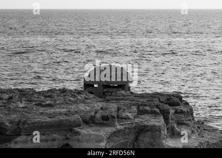 Splendida alba a la torre dell'orso, Puglia, Italia Foto Stock