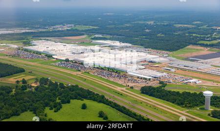 Canton, MS - 12 luglio 2023: Stabilimento di assemblaggio veicoli di Nissan Canton, vista aerea. Foto Stock