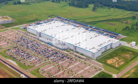 Canton, MS - 12 luglio 2023: Vista aerea del Canton Amazon Fulfillment Center. Foto Stock