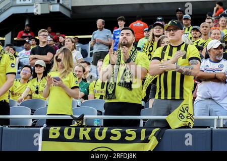 Chicago, Stati Uniti. 2 agosto 2023. Chicago, USA, 2 agosto 2023: I tifosi del Borussia Dortmund vengono visti prima della partita tra Chelsea F.C. e Borussia Dortmund mercoledì 2 agosto 2023 al Soldier Field di Chicago, USA. (NESSUN USO COMMERCIALE) (Shaina Benhiyoun/SPP) credito: SPP Sport Press Photo. /Alamy Live News Foto Stock