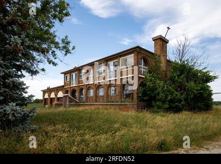 Una grande casa singola per famiglie o un palazzo. Foto Stock