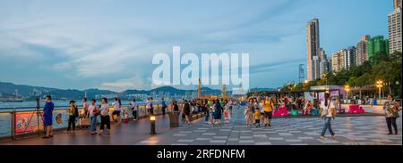 Il lungomare centrale e occidentale, di recente apertura, Hong Kong, Cina. Foto Stock