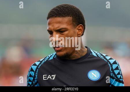 Michael Folorunsho, l'attaccante italiano del napoli, guarda durante l'amichevole SSC Napoli vs Girona FC. Foto Stock