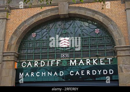 Ingresso di Trinity Street al mercato di Cardiff, Marchnad Caaerdydd, Castle Quarter, 49 St Mary Street, Cardiff, Galles, Regno Unito, CF10 1AU Foto Stock