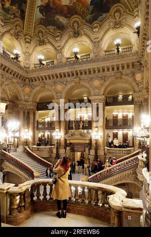Francia, Parigi, il Teatro dell'Opera Garnier, la grande Scala Foto Stock