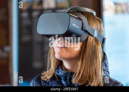 Francia, Aude, Leucate, Casa dello stagno, maschera di realtà aumentata Foto Stock