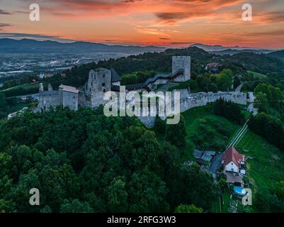 Il vecchio Caste Celje al tramonto Foto Stock