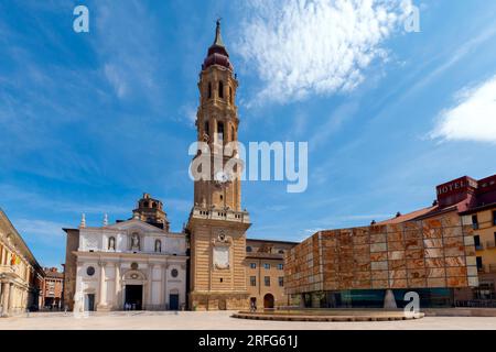 La cattedrale del Salvatore (Catedral del Salvador) o la Seo de Zaragoza è una cattedrale cattolica di Saragozza, in Aragona, in Spagna. Foto Stock