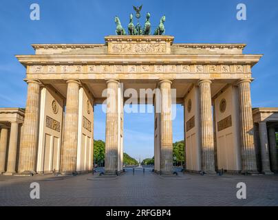 Immagine ad alta risoluzione della famosa Brandenburger Tor di Berlino, Germania Foto Stock