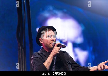 Johannes Oerding auf seiner Plan-A Tour AM 06.04.2023 nella der Rudolf Weber Arena di Oberhausen Foto Stock