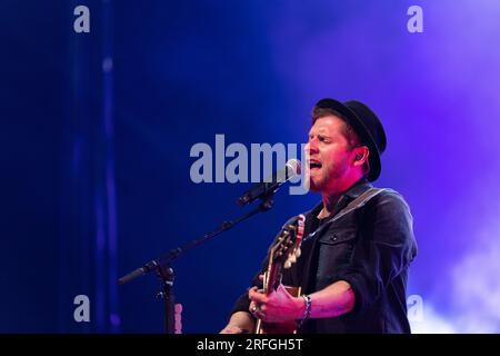 Johannes Oerding auf seiner Plan-A Tour AM 06.04.2023 nella der Rudolf Weber Arena di Oberhausen Foto Stock