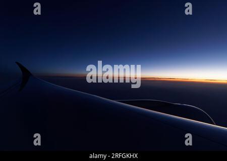 Orizzonte luminoso sulla punta di un'aletta Foto Stock