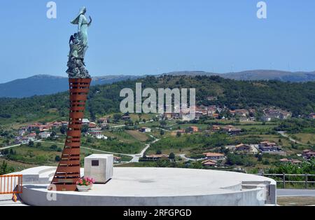 Castelpetroso, Molise, Italia 07/16/2023 il santuario della basilica di Maria Santissima Addolorata. Foto Stock