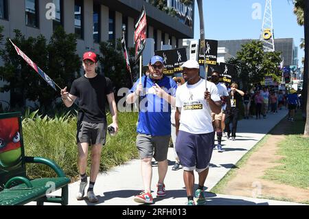 Hollywood, USA. 3 agosto 2023. Page Kennedy picchettando con i membri SAG-AFTRA e WGA al di fuori dei NETFLIX e Sunset Bronson Studios il 3 agosto 2023 a Hollywood, California. © Lisa OConnor/AFF-USA.com credito: AFF/Alamy Live News Foto Stock