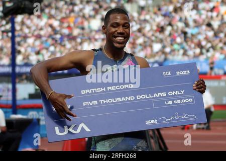 Zharnel HUGHES di Gran Bretagna celebra il suo record britannico in 19,73 secondi per i 200 metri uomini nella Wanda Diamond League, London Stadium, Queen Elizabeth Park - Londra, 23 luglio 2023 Foto Stock