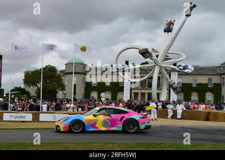 Adam Smalley, Porsche 911 GT3 Cup, 75 anni di Porsche, 60 anni del 911, con la sua forma iconica la 911 ha partecipato a quasi ogni forma di mo Foto Stock