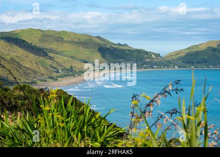 Makorori Beach, una spiaggia da surf vicino a Gisborne, East Coast, nuova Zelanda Foto Stock