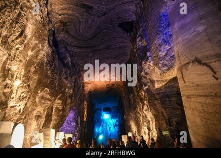 Colombia 03-08-2023-la Catedral de la Sal es un recinto construido en el interior de las minas de sal de Zipaquirá, en el dep Foto Stock