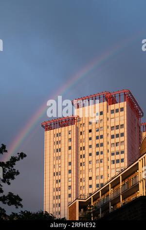 rainbow Over Parson's House, edgware Road, paddington Foto Stock