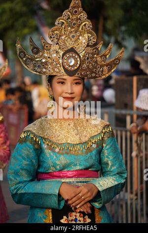 Bedana dance. Questa danza simboleggia l'amicizia e l'associazione nella società. Foto Stock