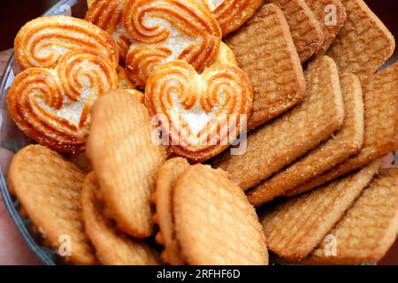 biscotti zuccherati dolci o ad alto contenuto calorico o biscotti in primo piano Foto Stock