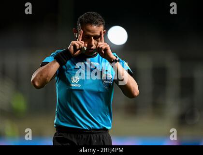 Belo Horizonte, Brasile. 3 agosto 2023. L'arbitro dell'Arena Independencia Gery Vargas, durante la partita tra America Mineiro e Red Bull Bragantino, per la prima partita del round 16 della Copa Sudamericana 2023, all'Arena Independencia, questo giovedì 03. 30761 (Gledston Tavares/SPP) credito: SPP Sport Press Photo. /Alamy Live News Foto Stock