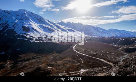 Pensi la, nota anche come Penzi la, passo montano a 4.400 m. tra la valle di Suru e la valle di Zanskar, regione di Ladakh, India. Foto Stock