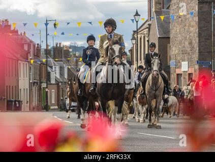 Lauder, Regno Unito. 3 agosto 2023. 3 agosto 2023 Lauder Common Riding 2023 Riders si radunano a Lauder prima di partire per il Preliminary Ride Out, che è una corsa in vista dell'evento principale di sabato 5 agosto, quando il Cornet guida la Cavalcade intorno al Burgh of Lauder. Foto: phil wilkinson/Alamy Live News Foto Stock