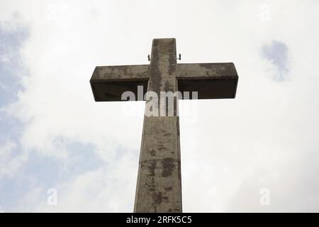 La croce gigante sulla piattaforma di osservazione del Monte Filerimos. Rhodes Dodecaneso. Grecia Foto Stock