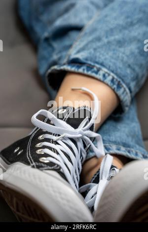Scarpe giovanili alla moda hotsell