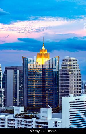 Skyline serale di Bangkok, Sukhumvit, Thailandia Foto Stock