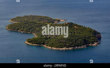 Vista aerea dell'isola di Lokrum, appena fuori Dubrovnik, Croazia Foto Stock