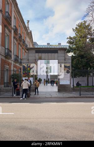 MADRID SPAGNA - 4 agosto 2023: Porta d'ingresso principale al museo Thyssen-Bornemisza di Madrid Foto Stock