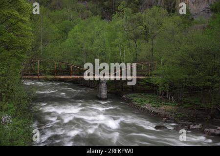 Vecchio ponte ferroviario sul fiume ishikari distretto di Kamikawa, Hokkaidō Giappone Foto Stock