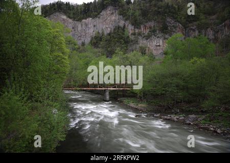 Vecchio ponte ferroviario sul fiume ishikari distretto di Kamikawa, Hokkaidō Giappone Foto Stock