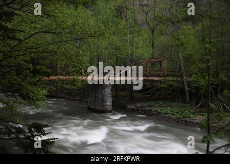 Vecchio ponte ferroviario sul fiume ishikari distretto di Kamikawa, Hokkaidō Giappone Foto Stock