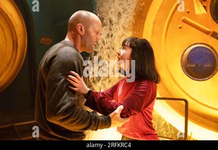 MEG 2: THE TRENCH 2023 Warner Bros. Film con Jason Statham e Shuya Sophia Cai Foto Stock