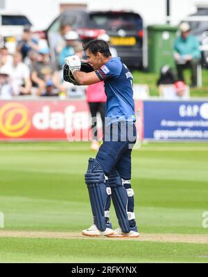 Hove UK 4 agosto 2023 - David Bedingham di Durham festeggia il suo secolo contro i Sussex Sharks durante la partita di cricket Metro Bank One Day Cup al 1st Central County Ground di Hove : Credit Simon Dack /TPI/ Alamy Live News Foto Stock