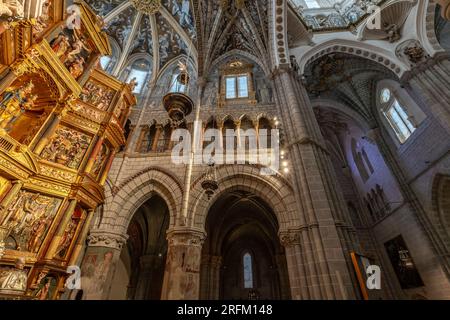 La pala d'altare principale della cattedrale. La cattedrale di Tarazona è una chiesa cattolica situata a Tarazona, provincia di Saragozza, in Aragona, Spagna Foto Stock