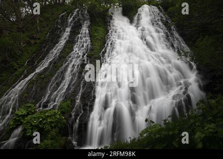 Vista delle cascate Oshinkoshin. Penisola di Shiretoko. Hokkaido. Giappone Foto Stock