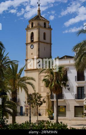 Albox, Almeria, Spagna. I primi anni del 18c. Chiesa parrocchiale (Iglesia de Santa María) in Plaza de Pueblo. Foto Stock