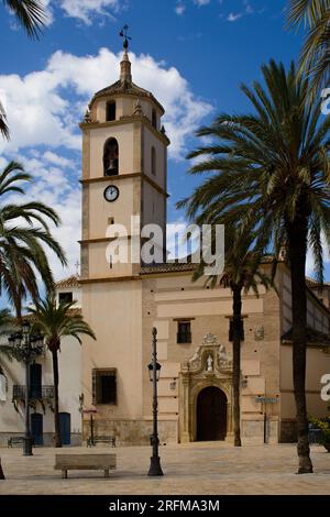 Albox, Almeria, Spagna. I primi anni del 18c. Chiesa parrocchiale (Iglesia de Santa María) in Plaza de Pueblo. Foto Stock